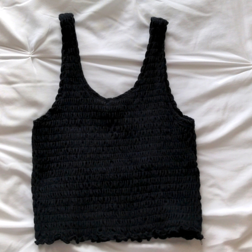 Hollister tanks (black and white)